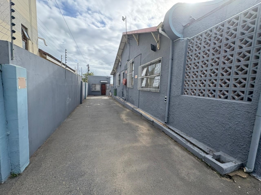 10 Bedroom Property for Sale in Southernwood Eastern Cape